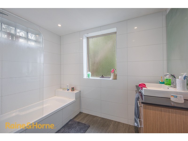 37 Blaxland Drive, Sunbury VIC 3429