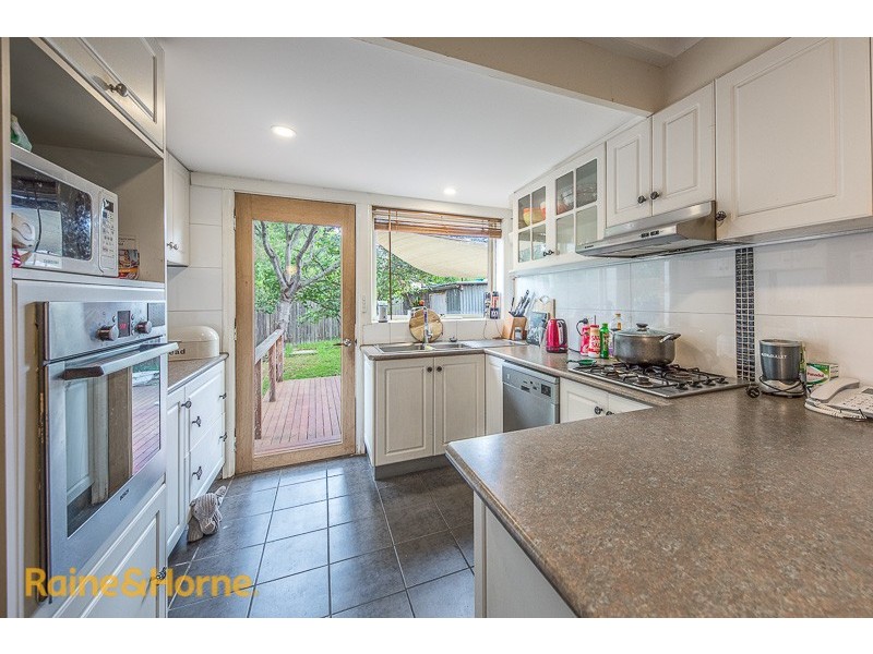 37 Blaxland Drive, Sunbury VIC 3429