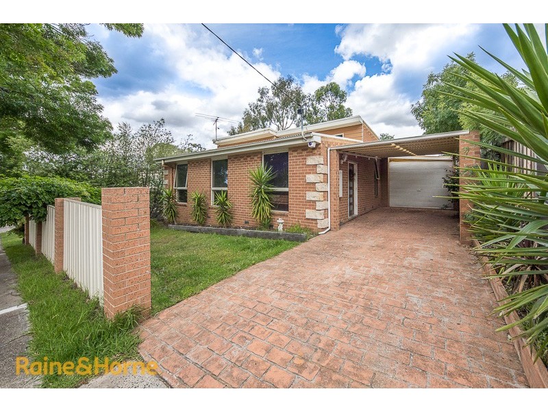 37 Blaxland Drive, Sunbury VIC 3429