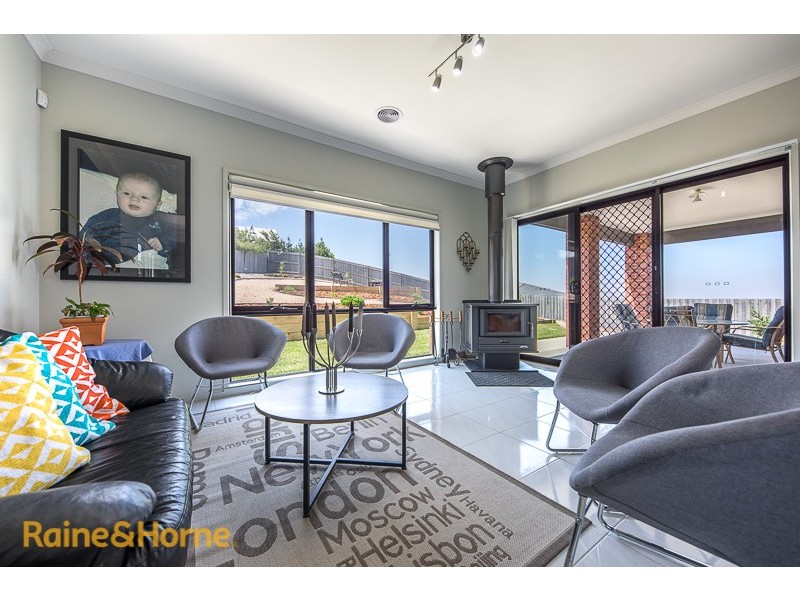 42 Bannon Avenue, Sunbury VIC 3429