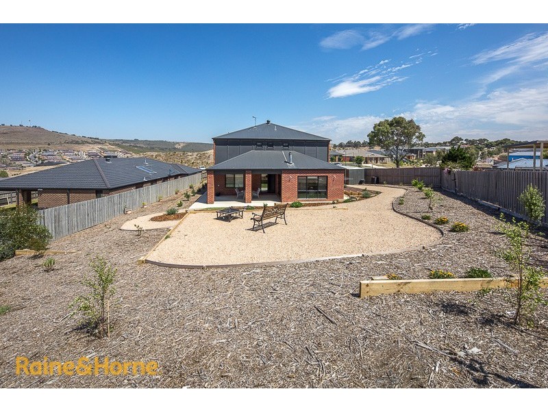 42 Bannon Avenue, Sunbury VIC 3429