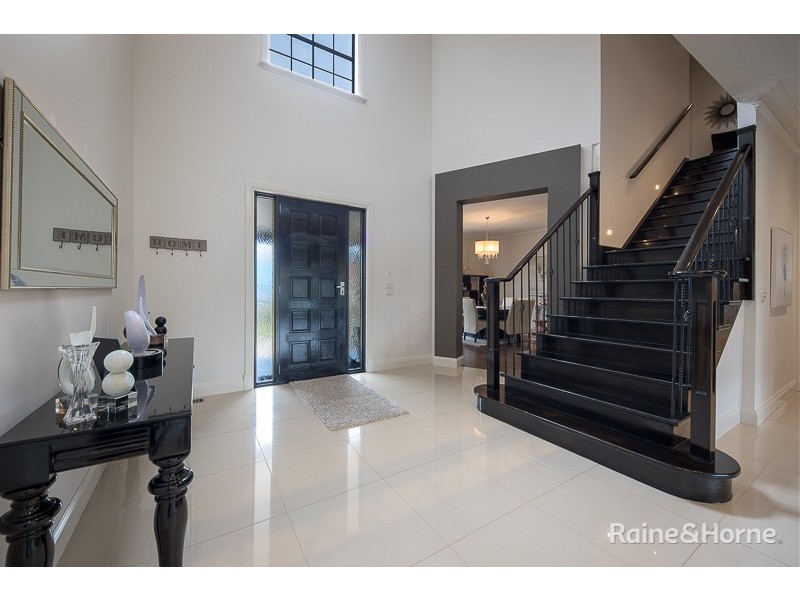 52 Highgrove Drive, Sunbury VIC 3429