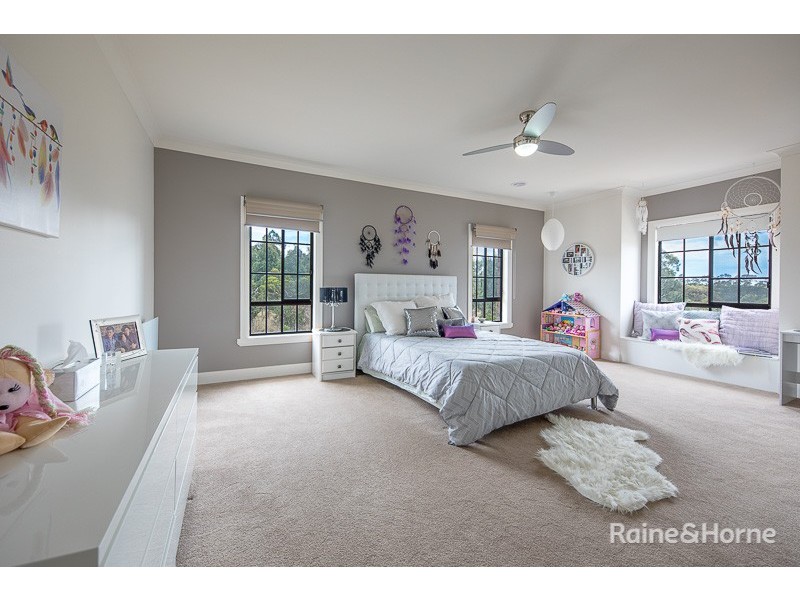 52 Highgrove Drive, Sunbury VIC 3429
