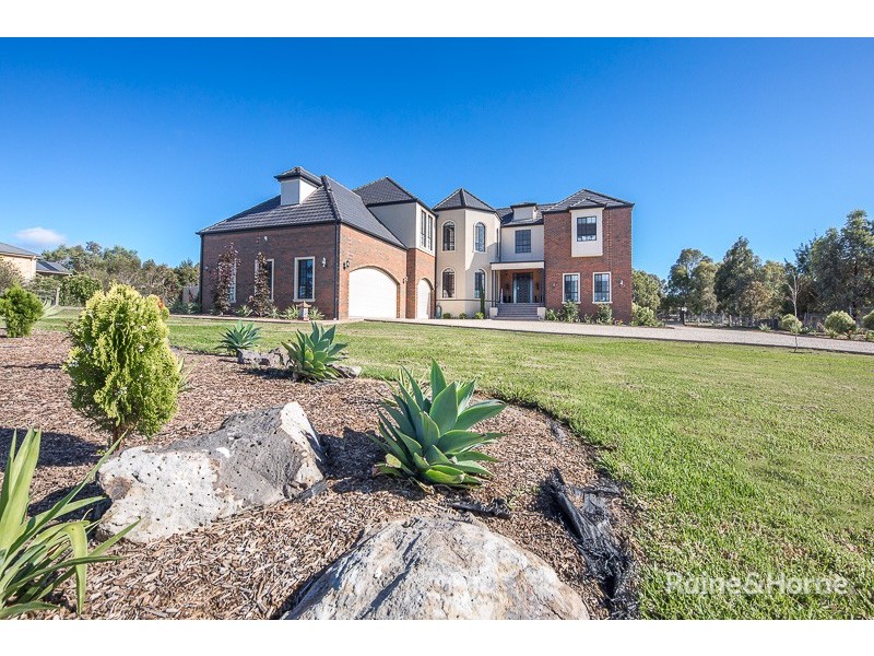 52 Highgrove Drive, Sunbury VIC 3429