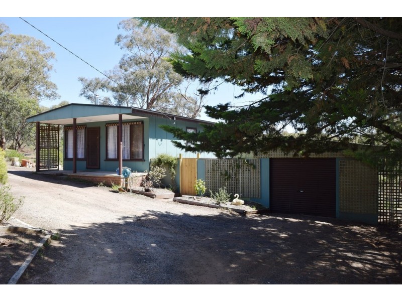 20 Emu Road, Sunbury VIC 3429