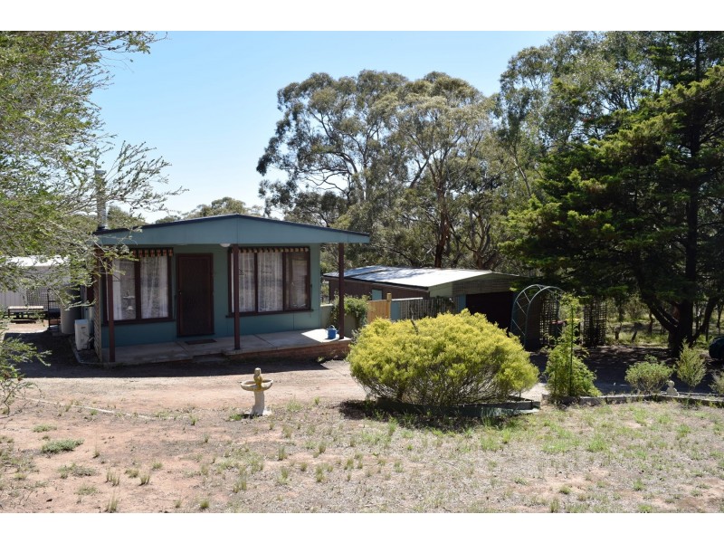 20 Emu Road, Sunbury VIC 3429