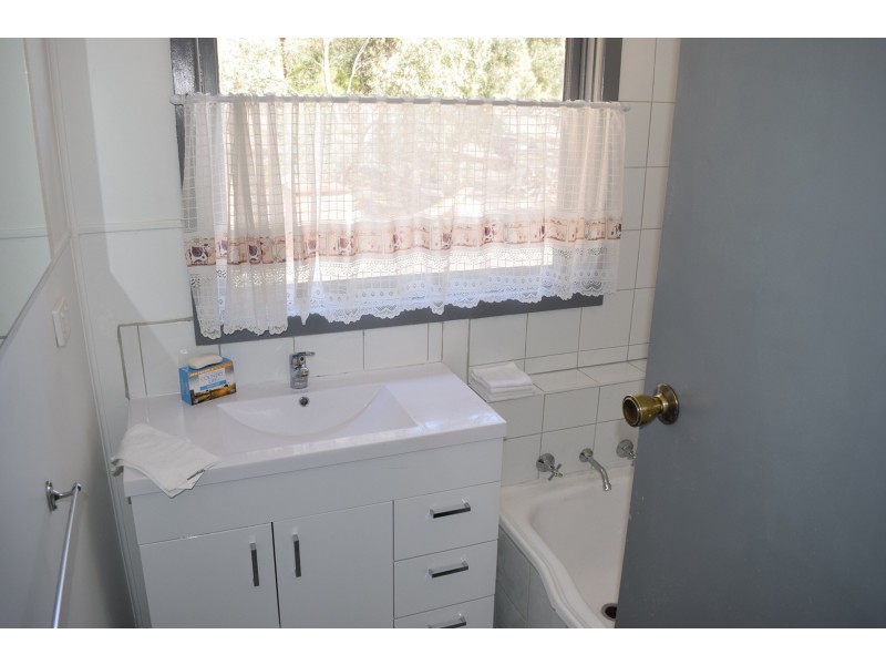 20 Emu Road, Sunbury VIC 3429