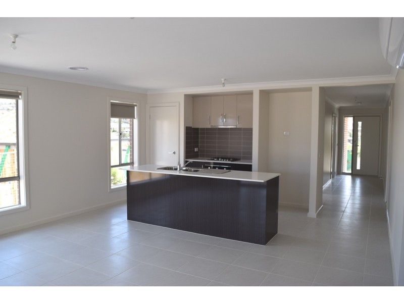 26 Beckview Crescent, Sunbury VIC 3429