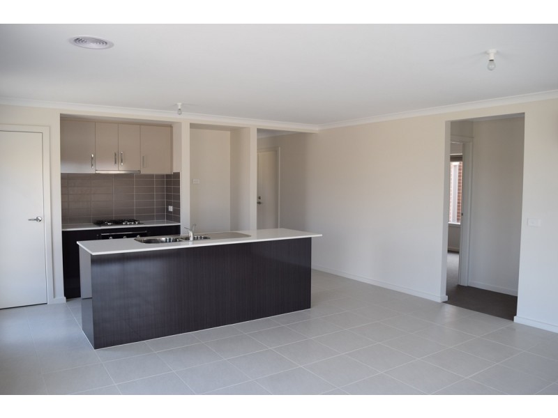 26 Beckview Crescent, Sunbury VIC 3429