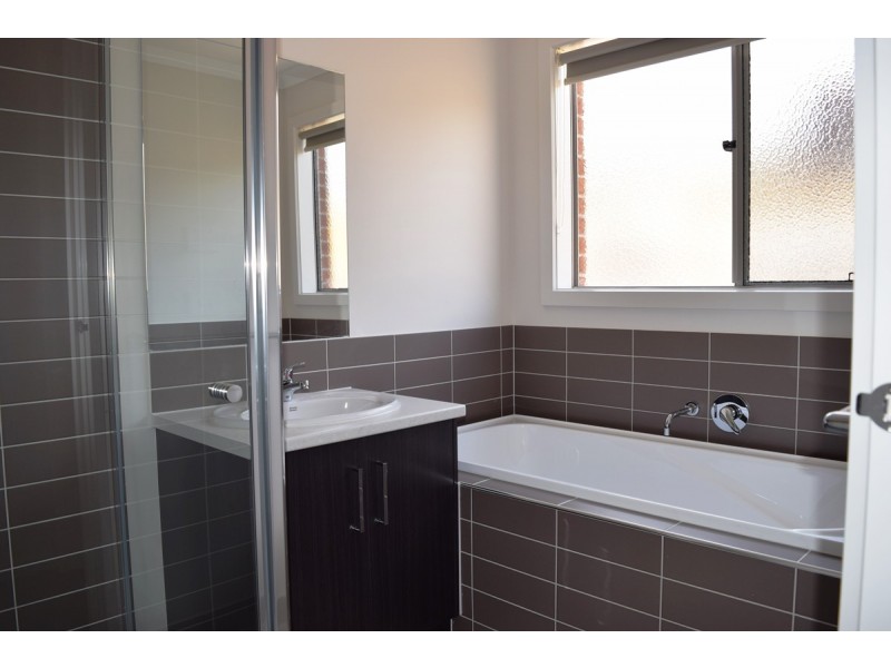 26 Beckview Crescent, Sunbury VIC 3429