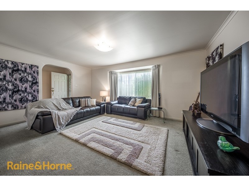 30 Woodstock Close, Sunbury VIC 3429