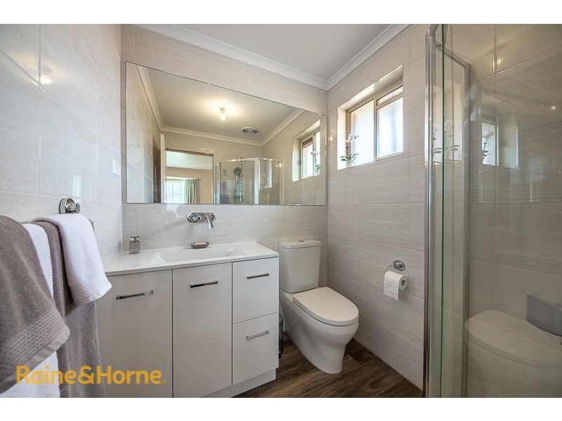 30 Woodstock Close, Sunbury VIC 3429