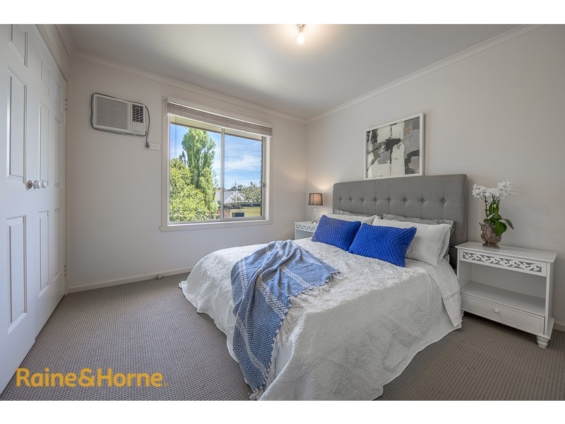 30 Woodstock Close, Sunbury VIC 3429