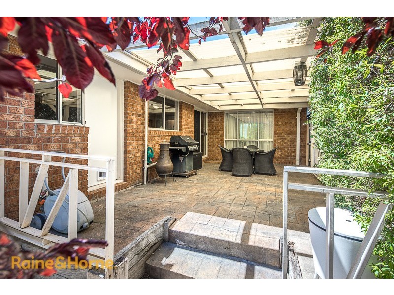 30 Woodstock Close, Sunbury VIC 3429