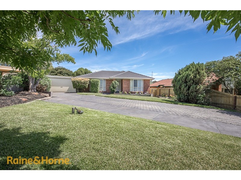 30 Woodstock Close, Sunbury VIC 3429