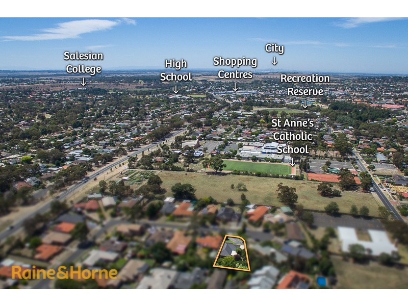 30 Woodstock Close, Sunbury VIC 3429