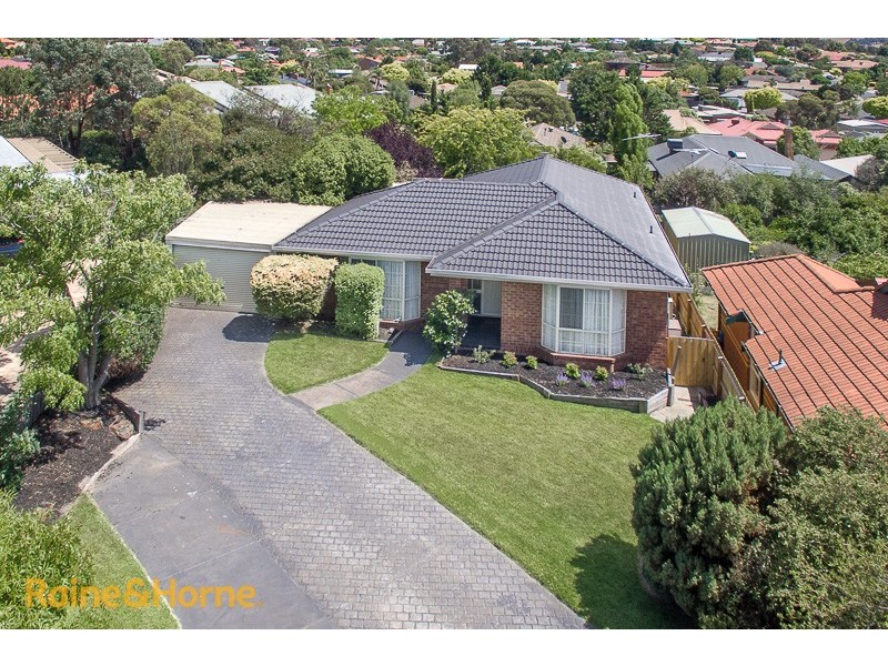30 Woodstock Close, Sunbury VIC 3429