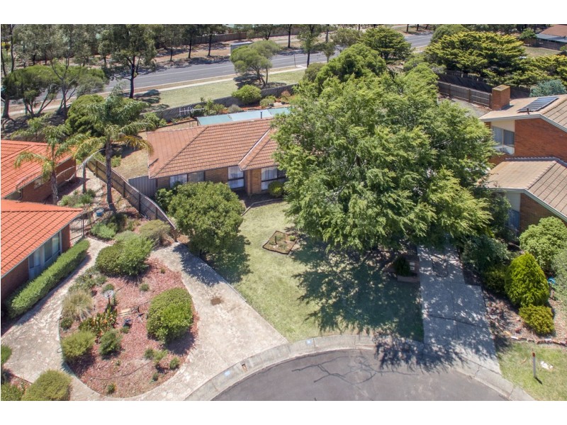 6 Arran Court, Sunbury VIC 3429