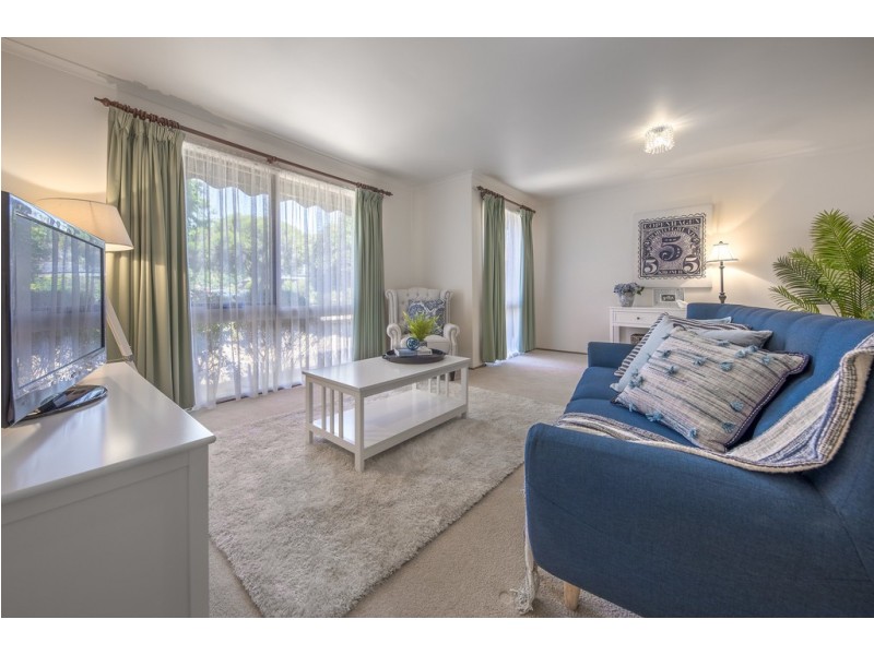 6 Arran Court, Sunbury VIC 3429