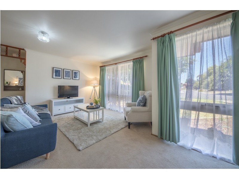 6 Arran Court, Sunbury VIC 3429