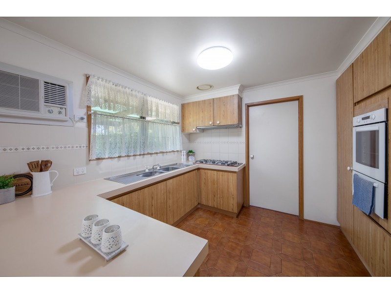 6 Arran Court, Sunbury VIC 3429