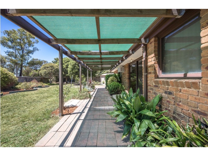 6 Arran Court, Sunbury VIC 3429