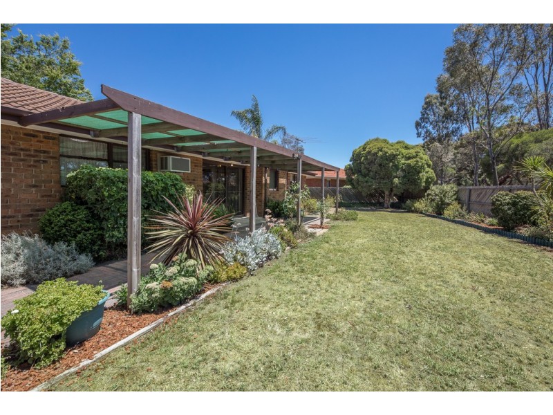 6 Arran Court, Sunbury VIC 3429