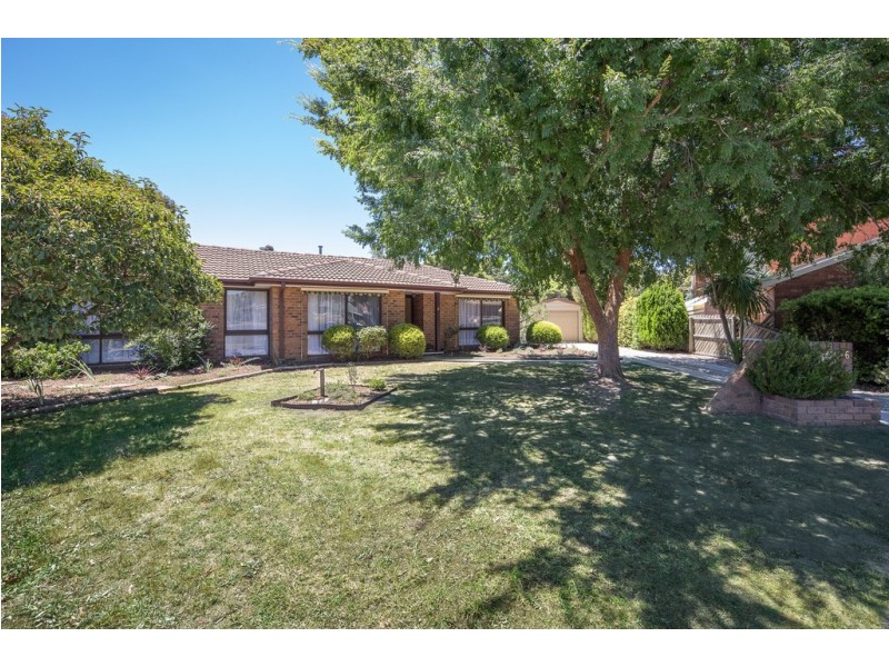 6 Arran Court, Sunbury VIC 3429