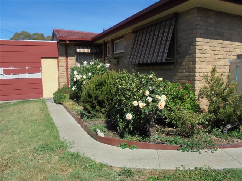 1 Lambert Avenue, Sunbury VIC 3429