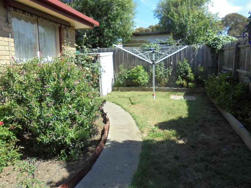 1 Lambert Avenue, Sunbury VIC 3429