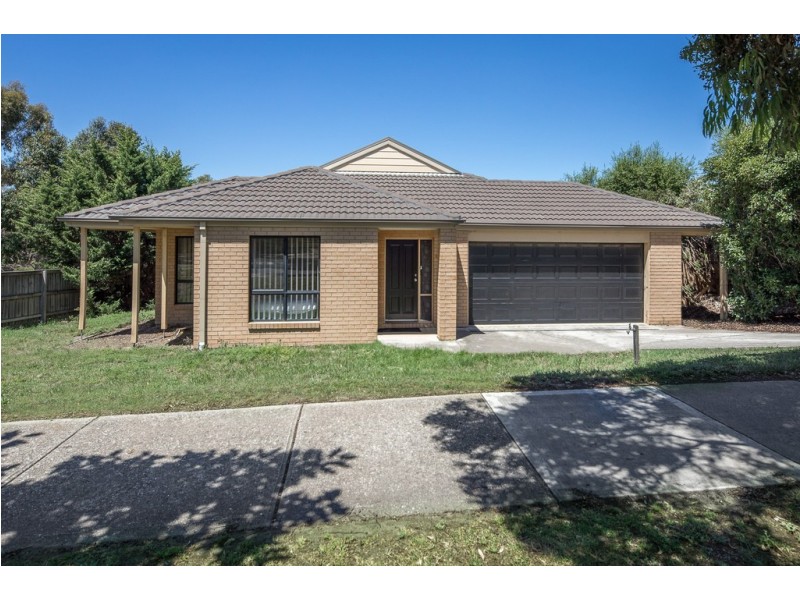 12 Canterbury Avenue, Sunbury VIC 3429