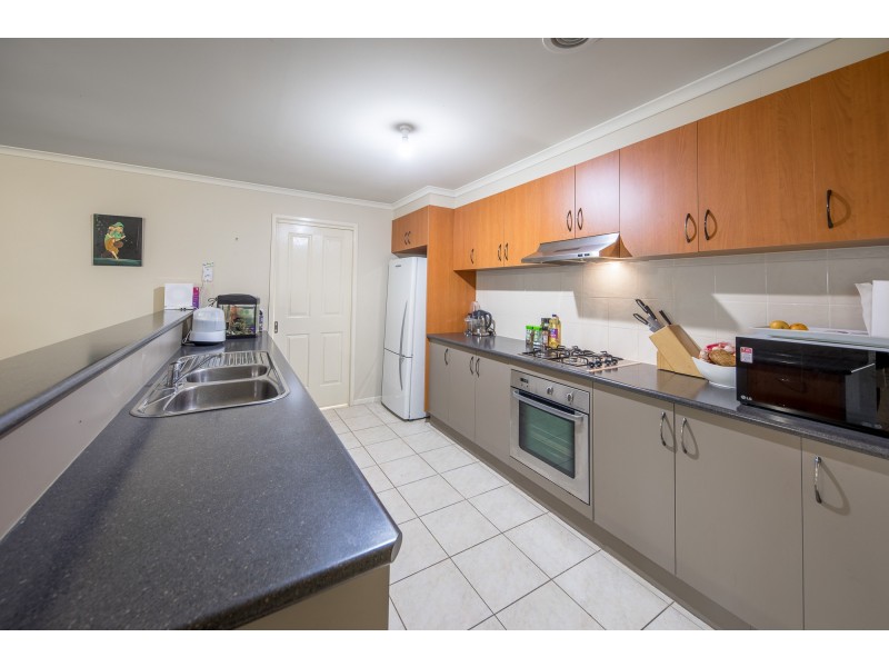 12 Canterbury Avenue, Sunbury VIC 3429