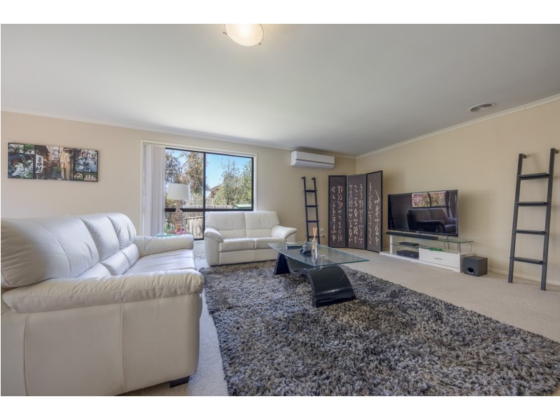12 Canterbury Avenue, Sunbury VIC 3429
