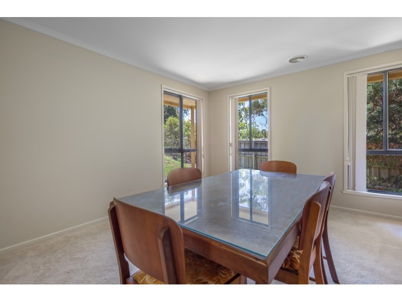 12 Canterbury Avenue, Sunbury VIC 3429