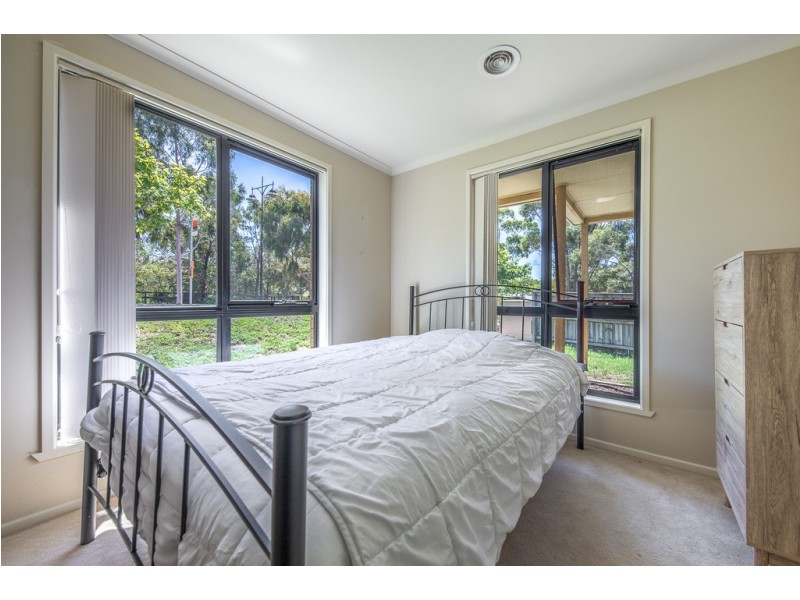 12 Canterbury Avenue, Sunbury VIC 3429