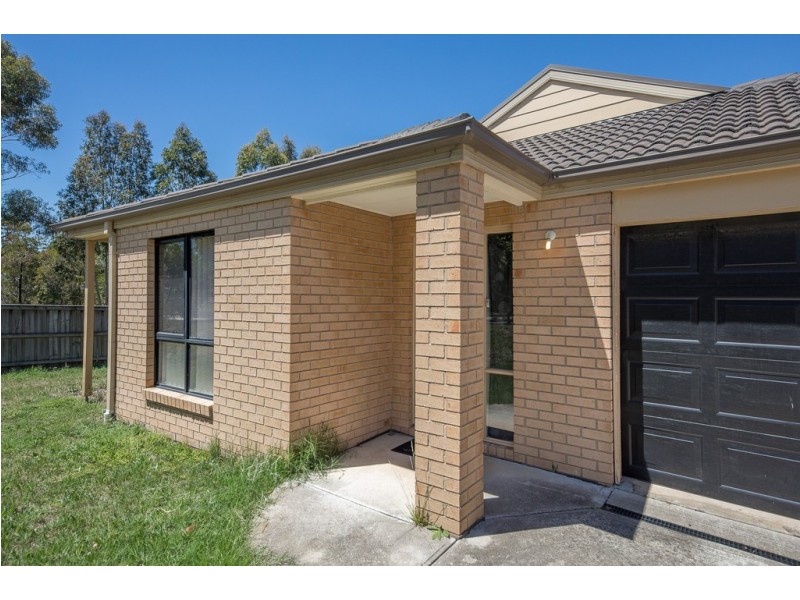12 Canterbury Avenue, Sunbury VIC 3429
