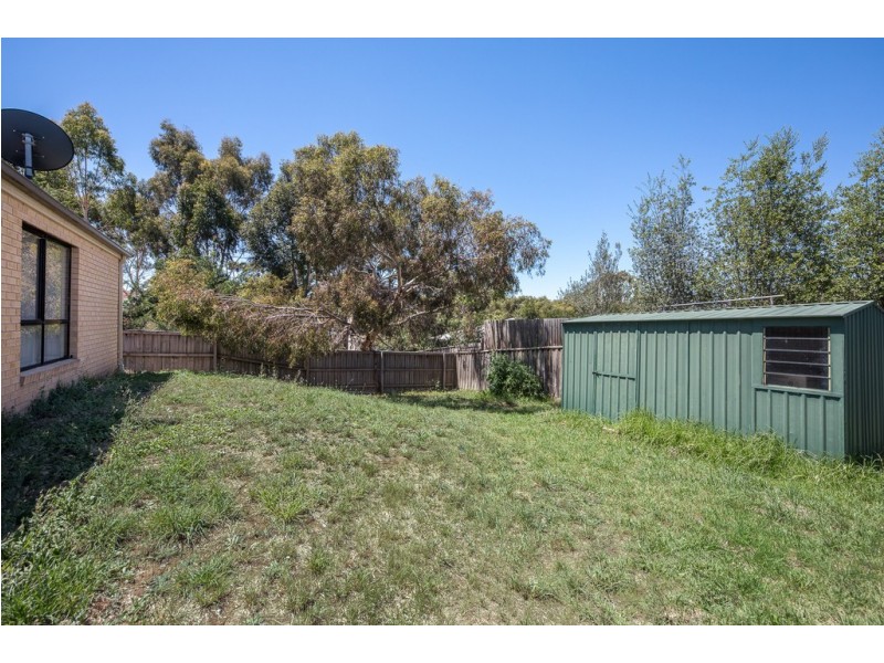12 Canterbury Avenue, Sunbury VIC 3429