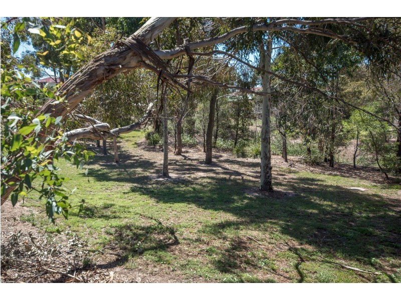12 Canterbury Avenue, Sunbury VIC 3429