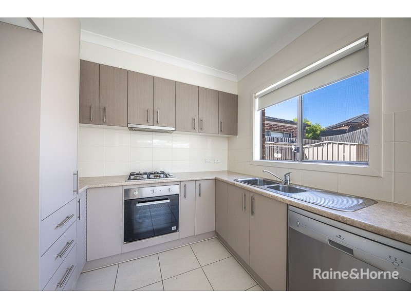 11/8 Pads Way, Sunbury VIC 3429