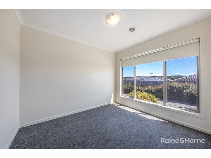 11/8 Pads Way, Sunbury VIC 3429