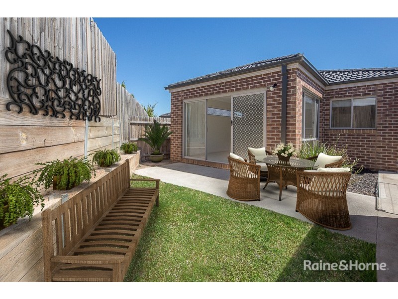 11/8 Pads Way, Sunbury VIC 3429
