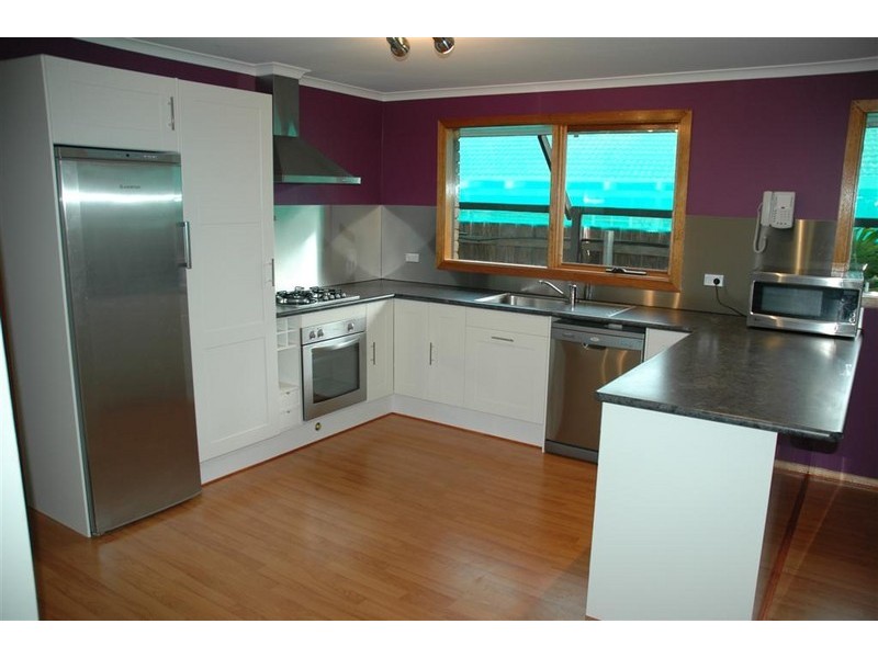 17 Dunrossil Drive, Sunbury VIC 3429