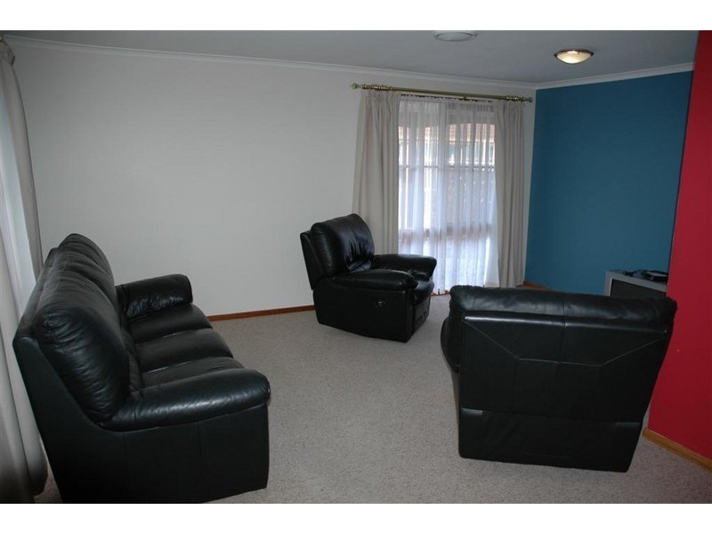 17 Dunrossil Drive, Sunbury VIC 3429