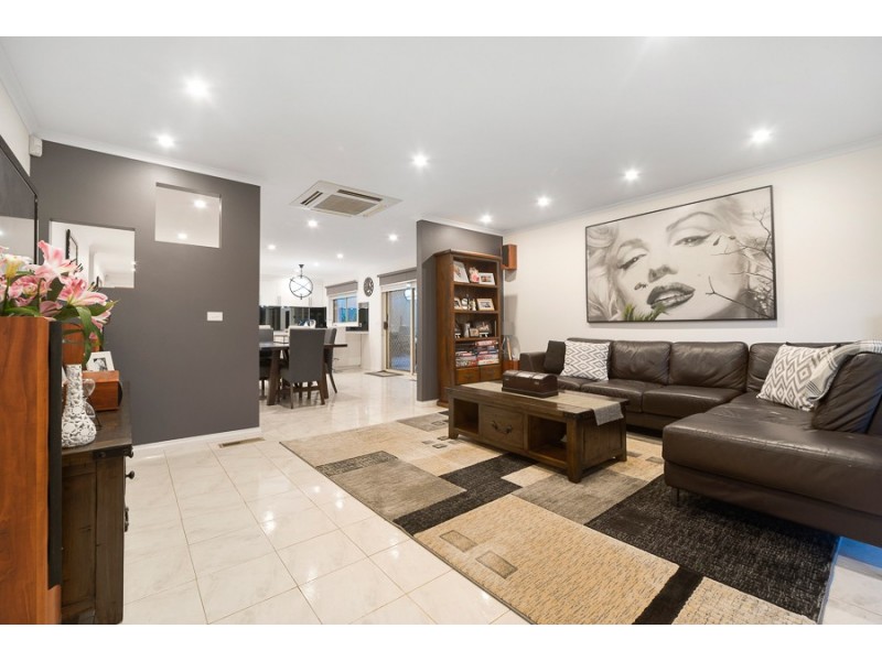 10 Lalor Crescent, Sunbury VIC 3429