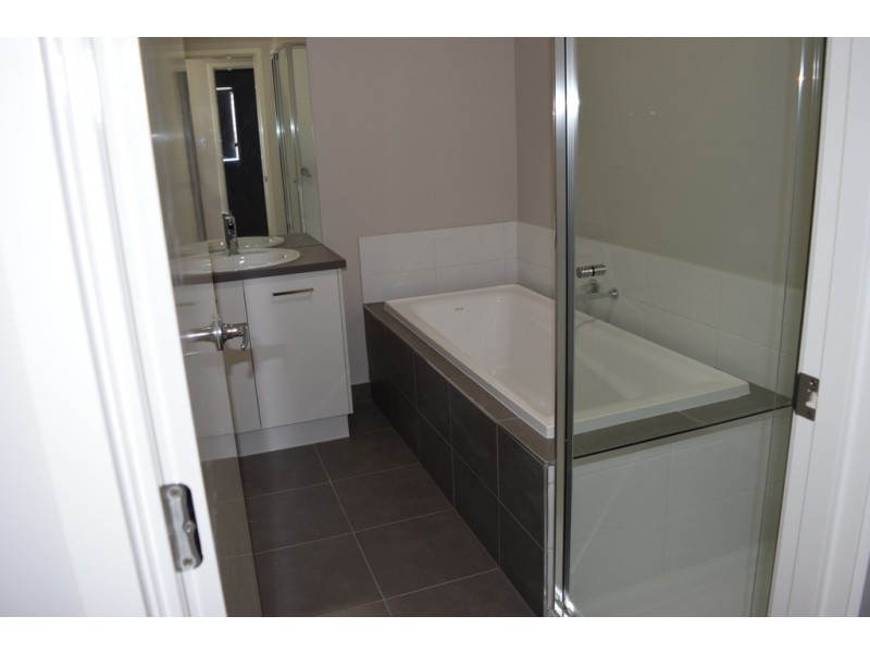 15 Trophy Way, Diggers Rest VIC 3427