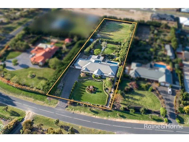 5 Marshall Close, Sunbury VIC 3429