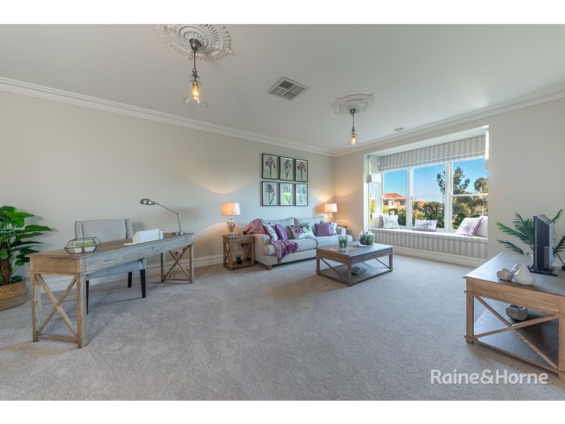 5 Marshall Close, Sunbury VIC 3429