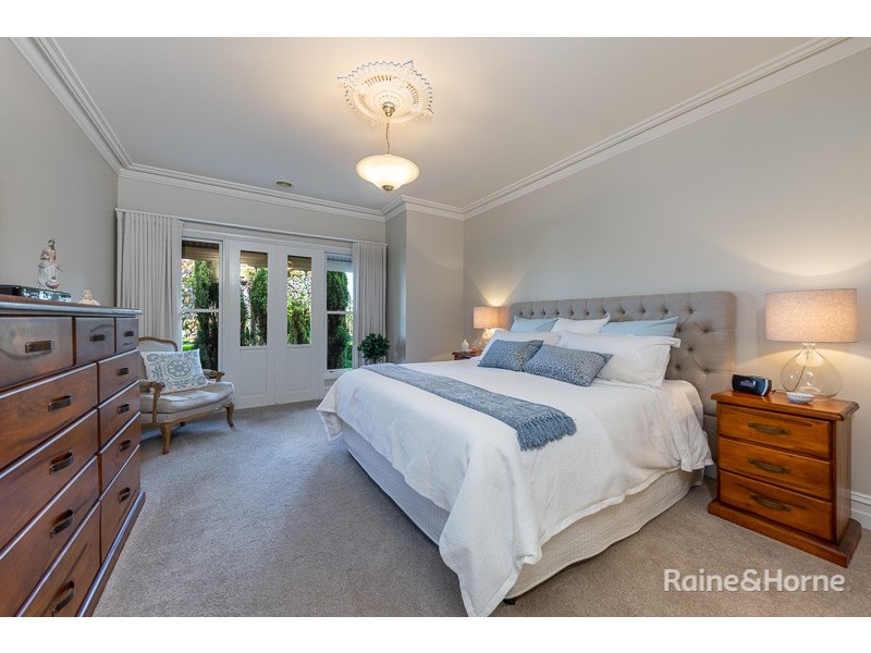 5 Marshall Close, Sunbury VIC 3429