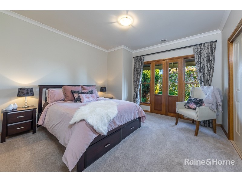 5 Marshall Close, Sunbury VIC 3429