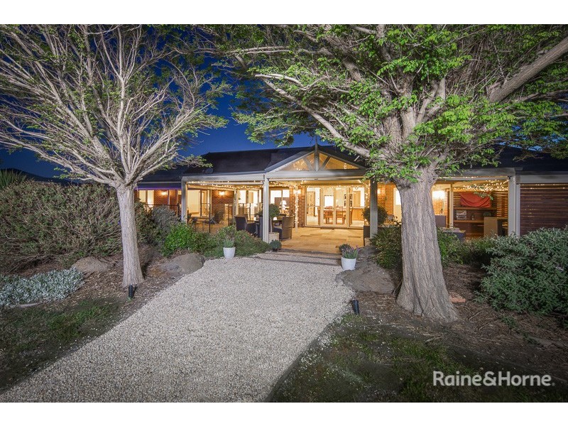 5 Marshall Close, Sunbury VIC 3429